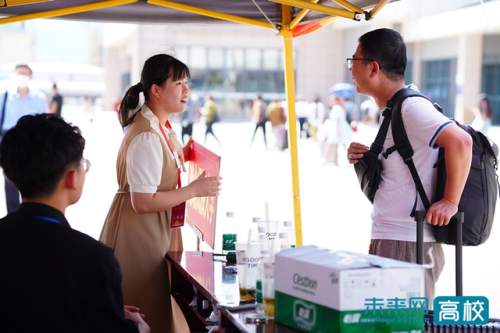 湖北民族大学(张雪峰评价湖北民族大学)插图