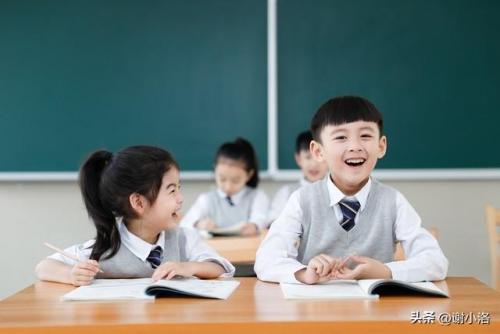 能谈恋爱的游戏(男生耐玩的养成类手游)插图2