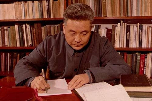 伟人的成长故事(小学生演讲伟人的故事)插图2