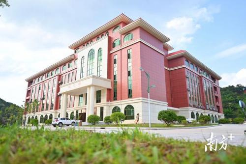 广东亚视演艺学院(亚视演艺学院)插图2