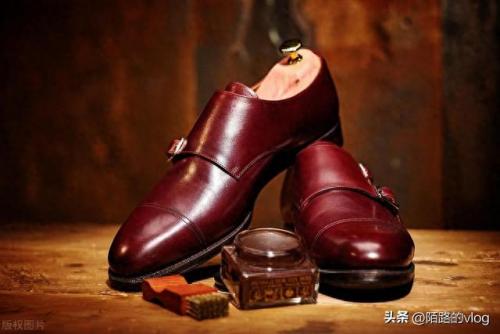 十大必买男鞋排行榜(十大必买名牌女包)插图