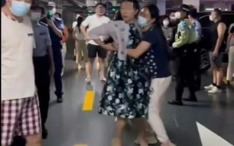 宾利大战劳斯莱斯(劳斯莱斯和宾利内饰哪个更好)