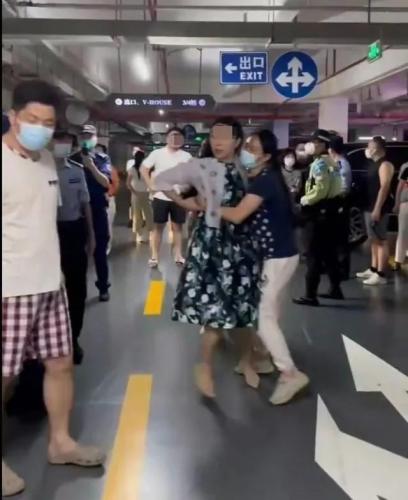 宾利大战劳斯莱斯(劳斯莱斯和宾利内饰哪个更好)插图