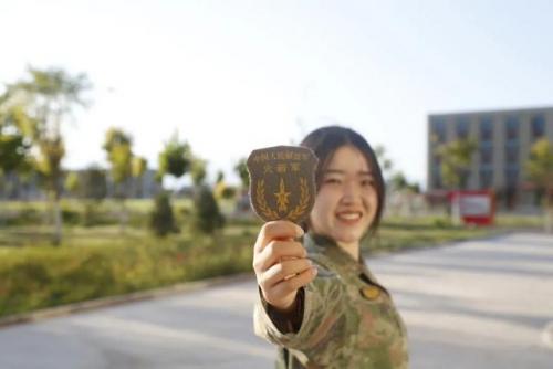 女兵谣歌词(当那天来临时 军歌歌词)插图10