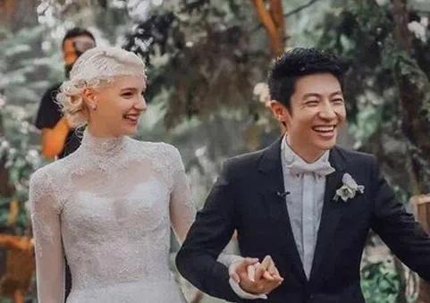 李白撒贝宁的老婆多大(撒贝宁一家四口)插图15