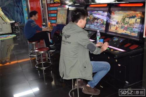 异形大战铁血战士手游(异形游戏手机游戏)插图5