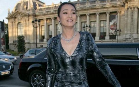 国外十大丰满美女排行榜(金发碧眼外国大美女)