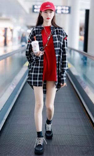 格子衫搭配(卡其色格子衬衫怎么搭配好看)插图6