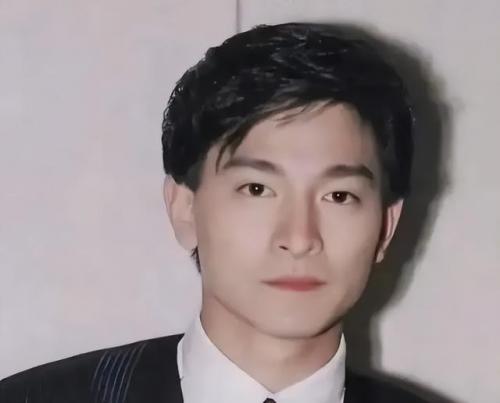 不老男神最新排行榜(10位魅力大叔型的明星)插图19