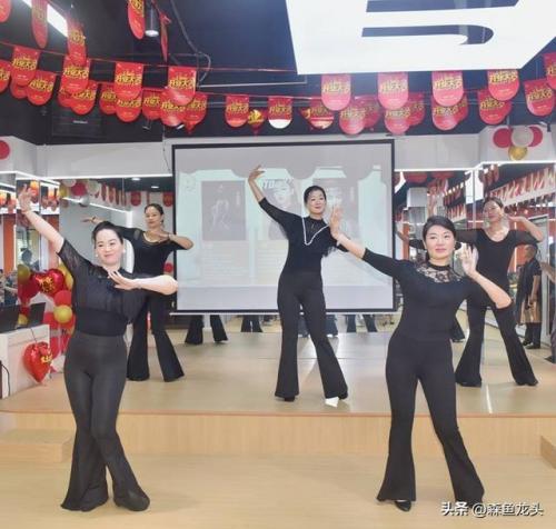 海南舞蹈商家排名前十(海南黎族舞蹈春米舞)插图17