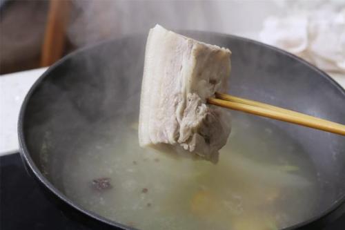 春节年夜饭20道菜菜谱图片(年夜饭必备的十二道菜价格)插图4