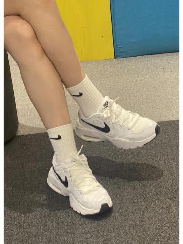 世界鞋子排行榜(十大奢侈品鞋子排行榜)插图1