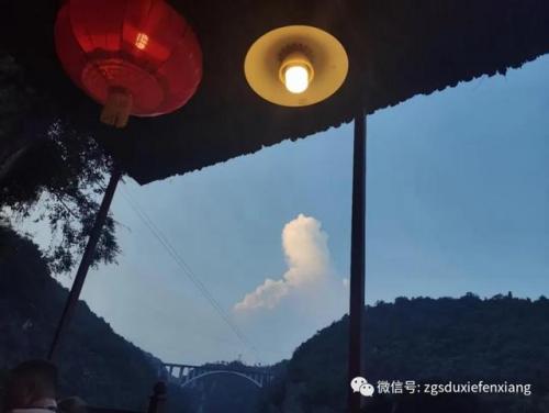 高歌曼舞的意思(千钧一发的意思是什么)插图1