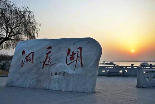 江山非画美如画(江南水乡美如画下联)插图