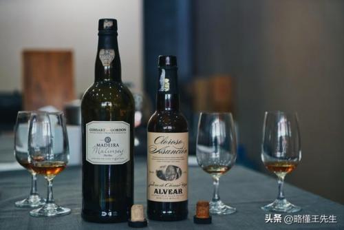 世界十大名酒排行榜(十大顶级奢侈洋酒)插图8