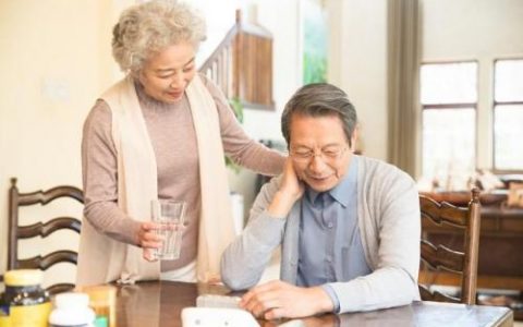 送老人的礼物排行榜(适合70-80老人的礼物)