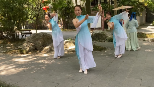 广场舞蹈机构排名前十(华翎舞蹈学校怎么样)插图7