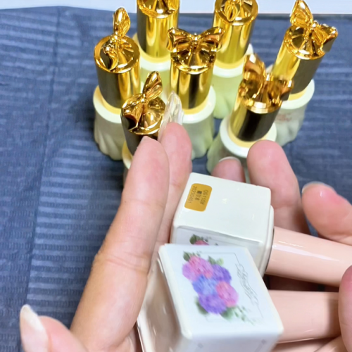 十大甲油胶品牌排行榜(甲油胶十大排名中端)插图1