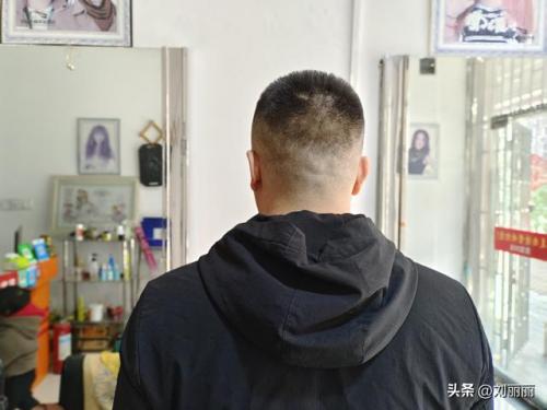 最流行的男发型(男士最新发型图片2023)插图1