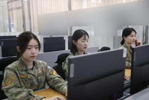 女兵谣歌词(当那天来临时 军歌歌词)插图4