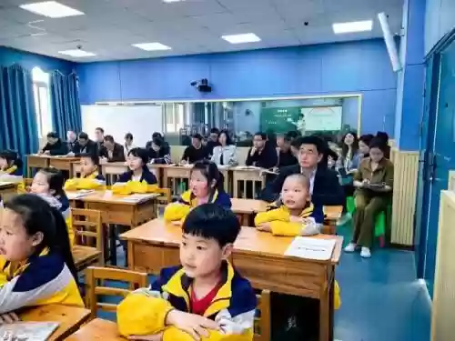班级争霸阵容搭配插图1